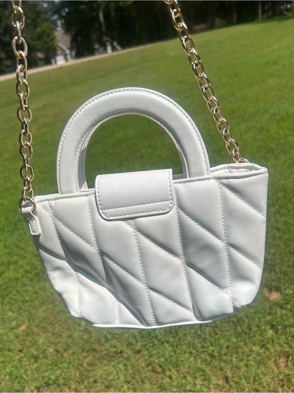 Forever 21 White Quilted Mini Satchel Bag Gold Chain Crossbody Purse - Picture 2 of 7